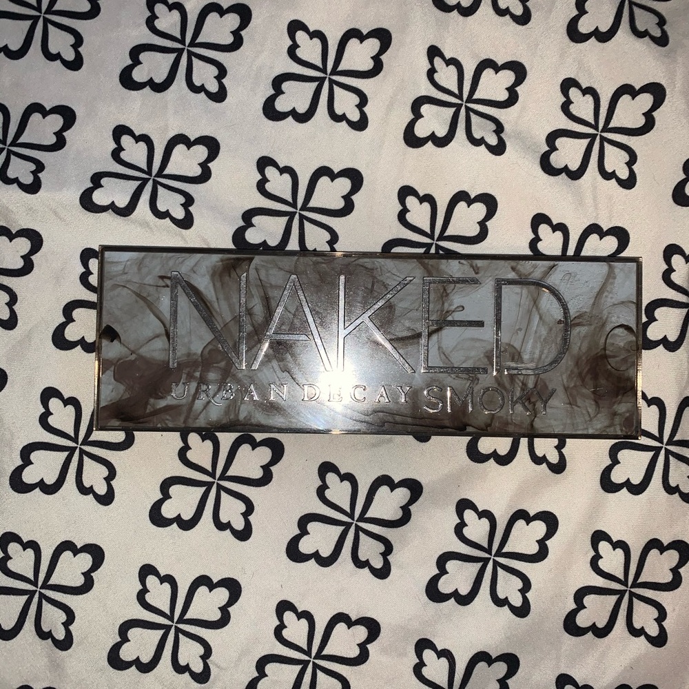 Urban Decay Naked Smoky Eyeshadow Palette